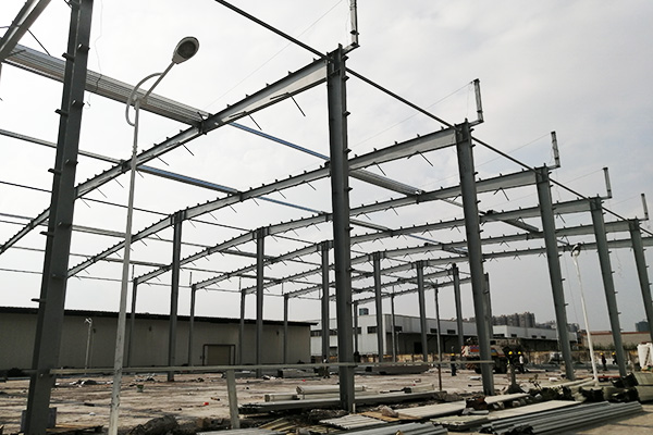 廣州經緯鋼結構公司帶你了解什麼是輕型鋼結構建築
