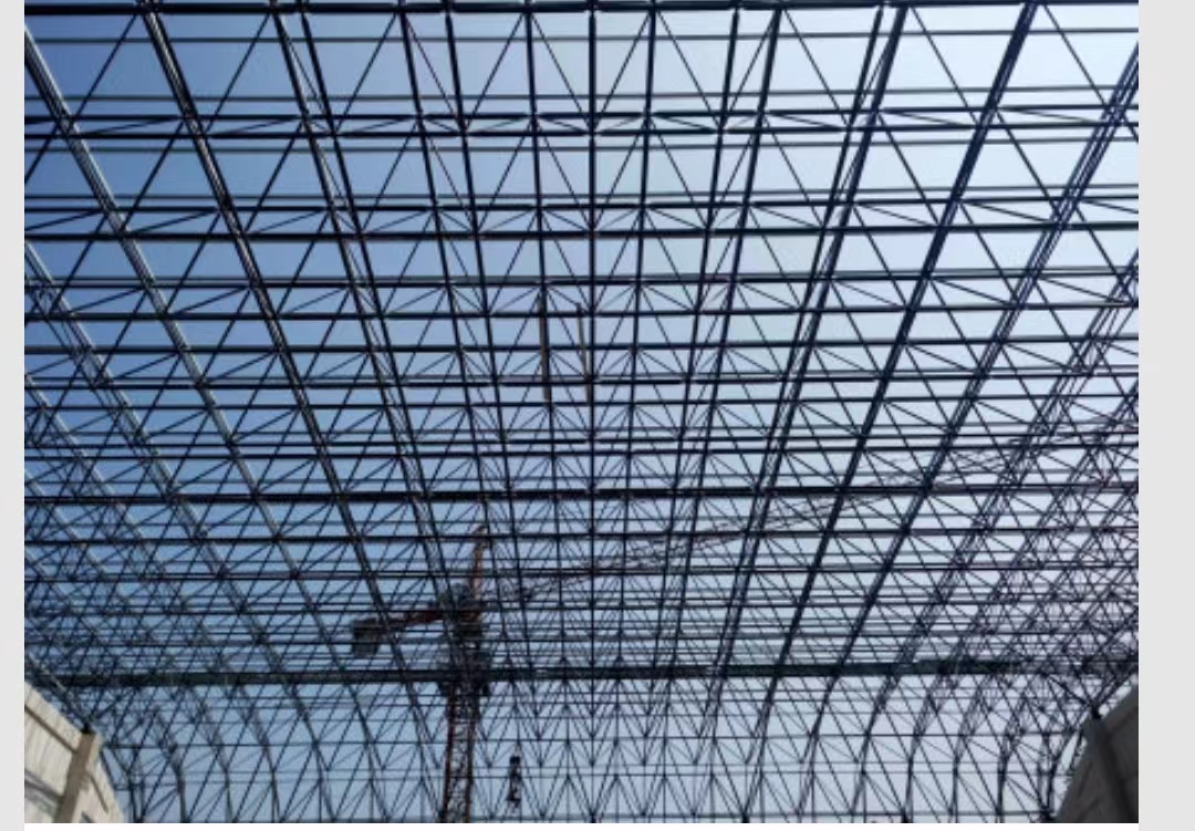 不鏽鋼網架比普通網架有什麼區别    廣州網架公司選擇廣州經緯鋼結構工程有限公司 咨詢電話：+852-54898467