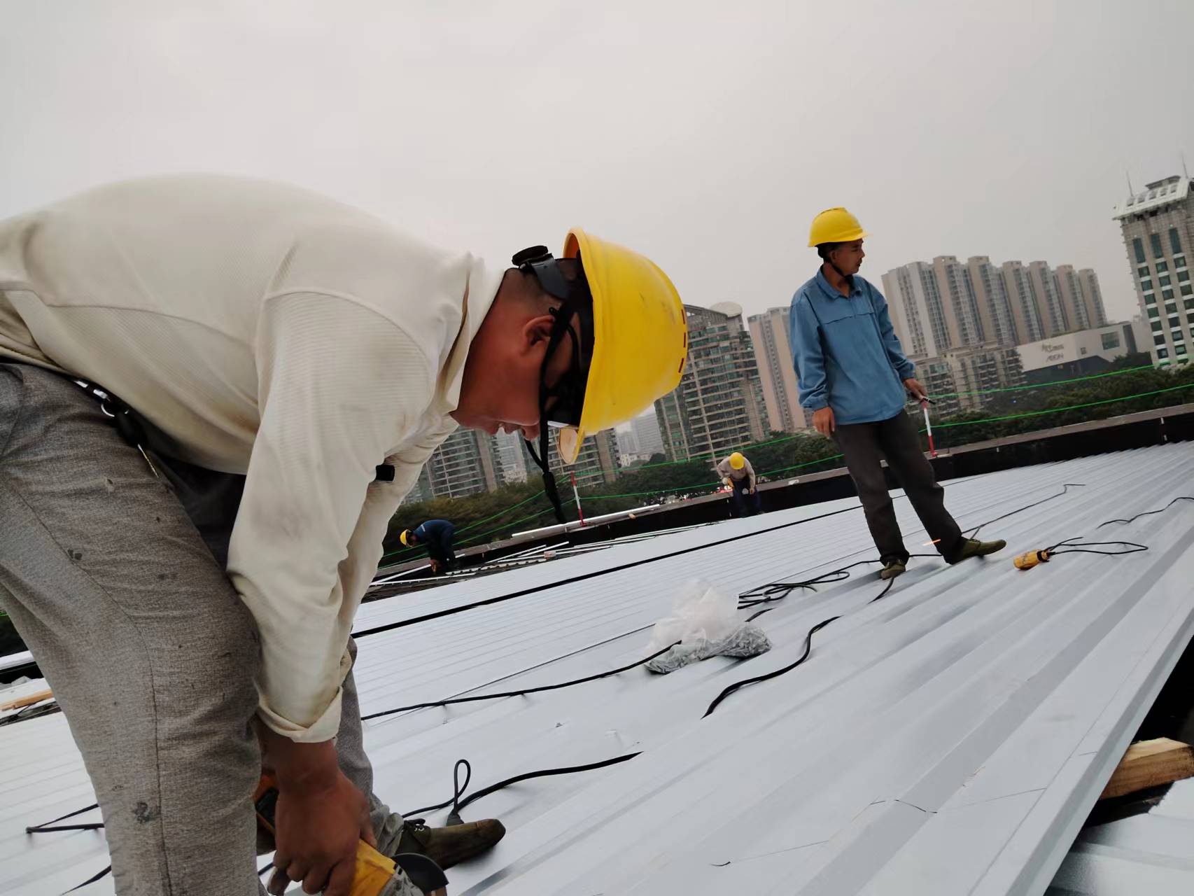 鋼結構工程冬季需注意哪些施工問題？  廣州鋼結構公司選擇廣州經緯鋼結構工程有限公司  咨詢電話 ：+852-14663295